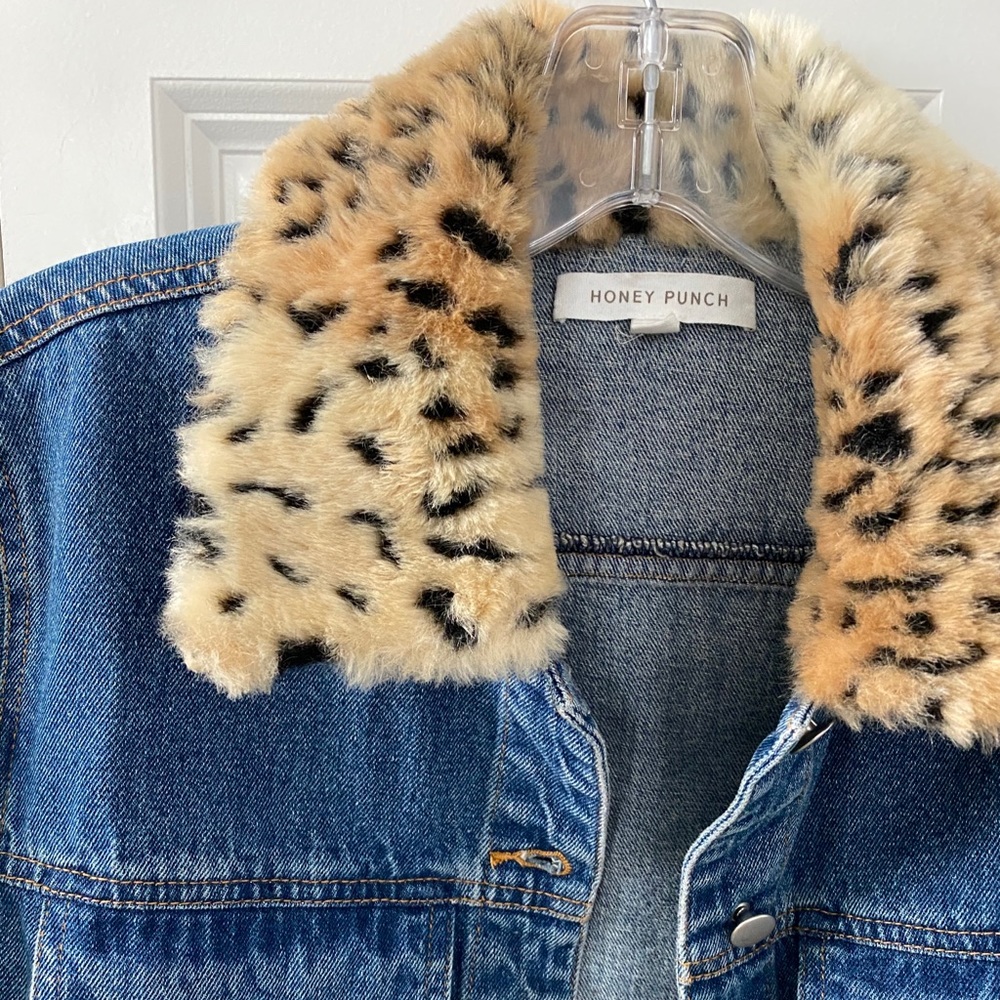 Denim jacket with fur